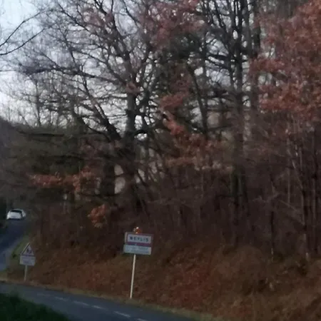 Location De A Neylis Avec Vue Sur Les Forets Et Les Champs Daire *