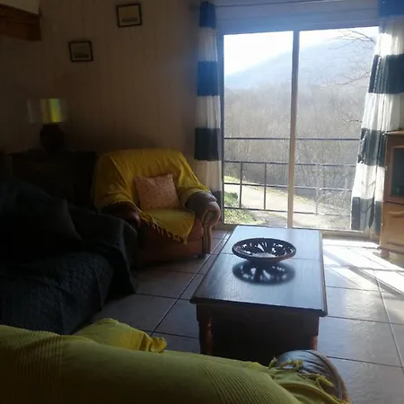 Location De A Neylis Avec Vue Sur Les Forets Et Les Champs Carla-de-Roquefort