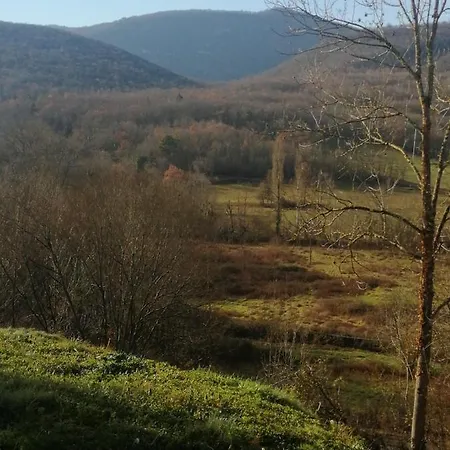 Daire Location De A Neylis Avec Vue Sur Les Forets Et Les Champs Carla-de-Roquefort